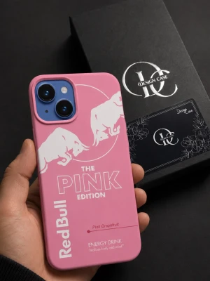 Redbull mobilskal - finns i alla designer  - Jätte snyggt redbull mobilskal från Design Case - Finns i alla designer! Skriv vid frågor, priset är förhandlingsbart vid snabb affär. Skickar inom 24h. Man kan designa ett eget med egna bilder också skriv för mer information! 