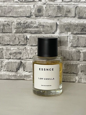 ESSNCE I Am Vanilla  - ESSNCE  I Am Vanilla 50ml as bilder för mängd och noter 