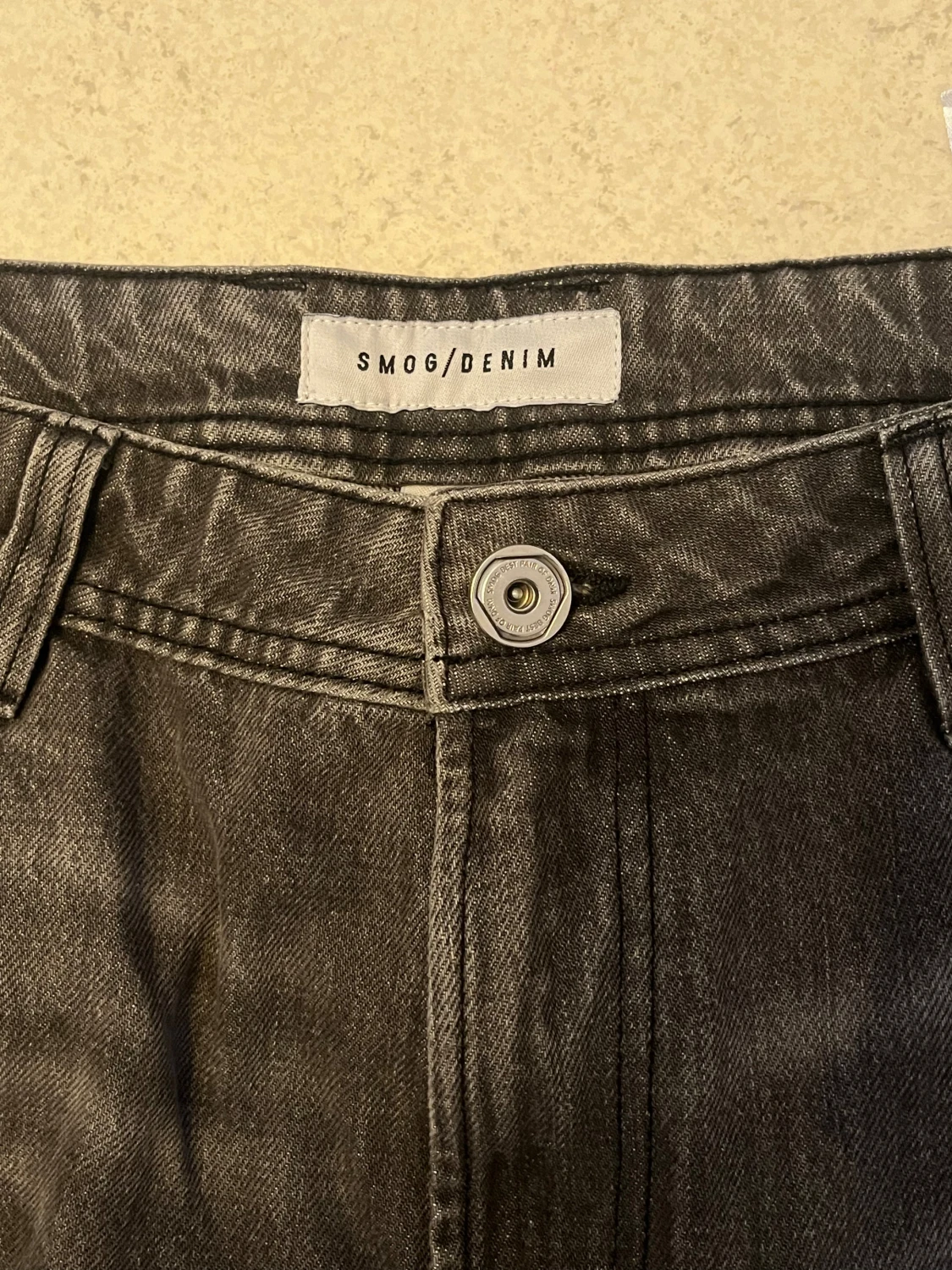 Svarta raka jeans från SMOG/DENIM - 1