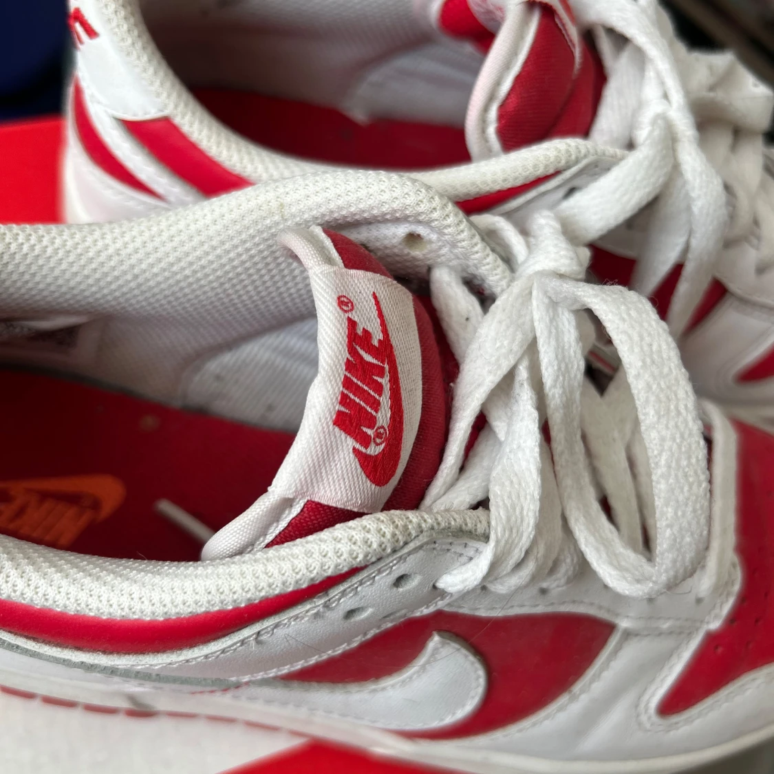 Nike Dunk Low röd och vit - 2