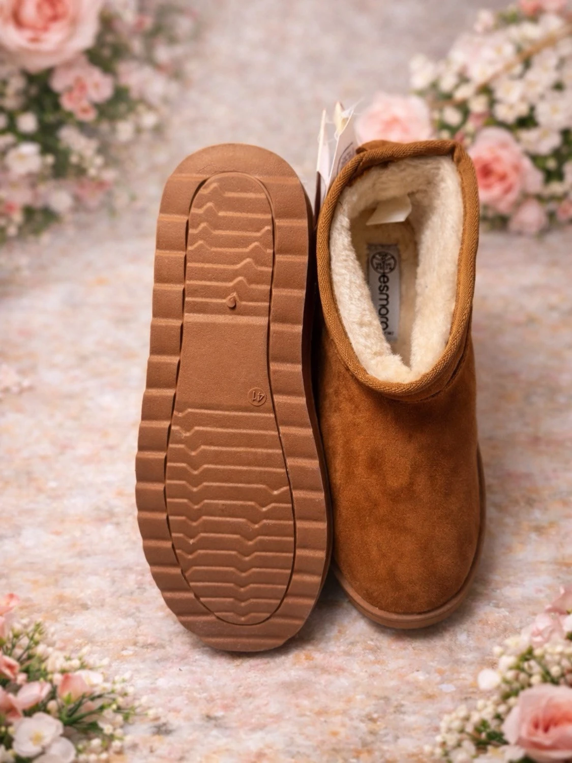 Bruna fluffiga tofflor i mocka-look - 2