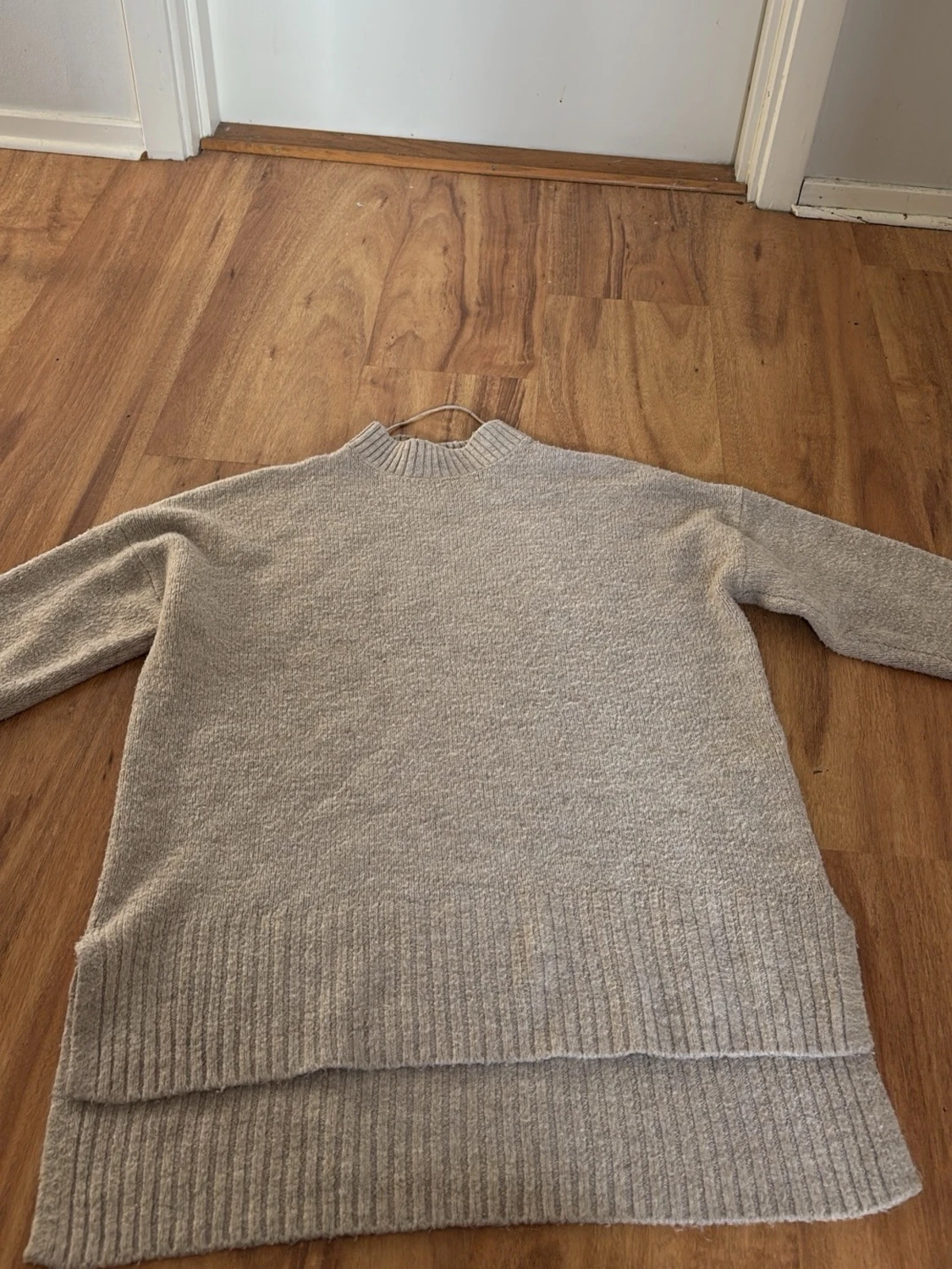 Beige oversized stickad tröja