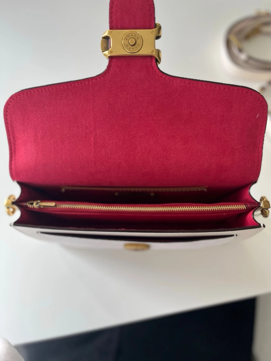 Vit axelremsväska från Coach - 4