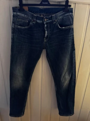 Dondup Jeans  - Snygga mörkblåa dondup jeans | Passar till allt | Kanon skick | P083
