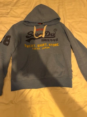 Superdry hoodie - Superdry hoodie | stl~L | skick 9/10 ~ inga hål eller defekter | pris 459 | vid intresse är det bara att skriva |