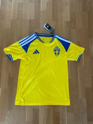 Sveriges nya VM tröja Hemmaställ - Sveriges hemmaställ inför VM 2026 