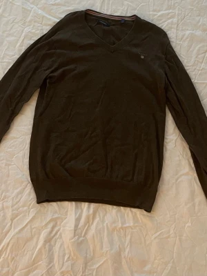 Stickad tröja - Brun stickad Gant tröja. Storlek S.
