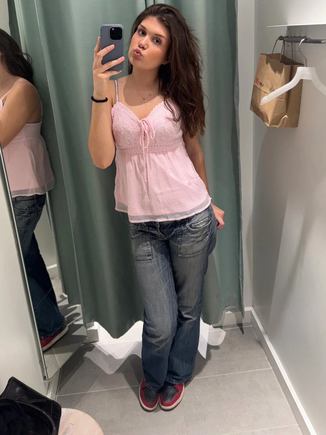 Blå jeans med slitningar - 1
