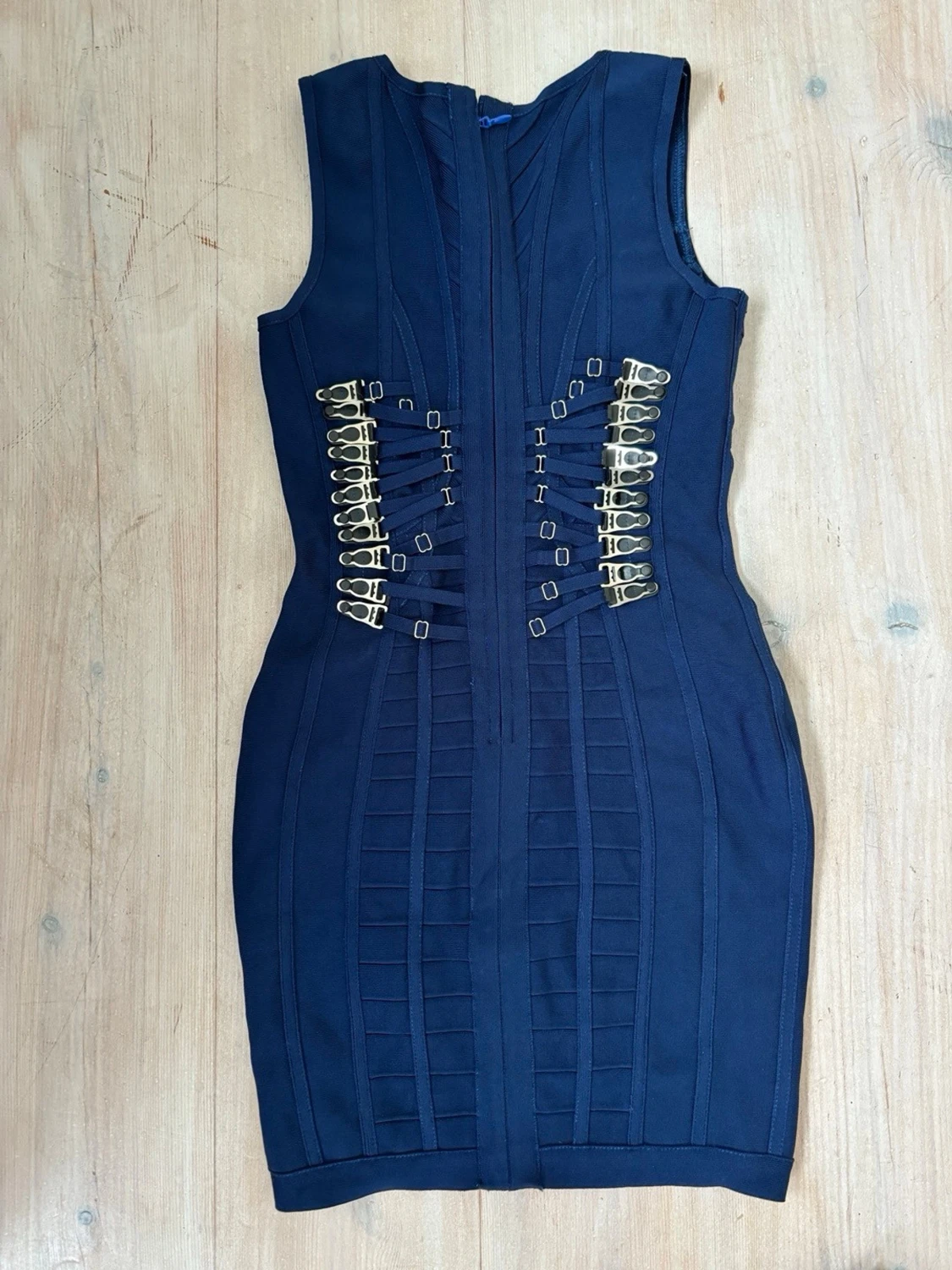 Marinblå bodycon klänning med detaljer - 1