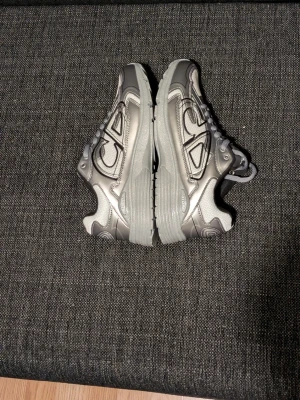 Skor - Gråa skor helt nya oanvända storlek 43