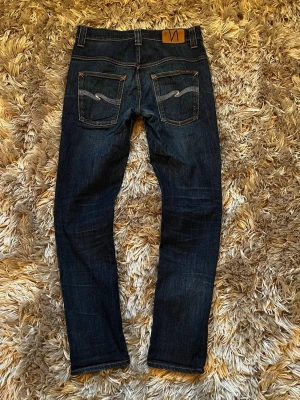 Nudie Jeans - Tjena! Säljer nu dessa Nudie Jeans. Storlek 30x32 - Skick 9/10 - Nypris på dessa är ca 1800 och mitt pris 599, (pris kan diskuteras vid snabb affär). Hör gärna av er vid minsta fundering/fråga. MVH JL STORE
