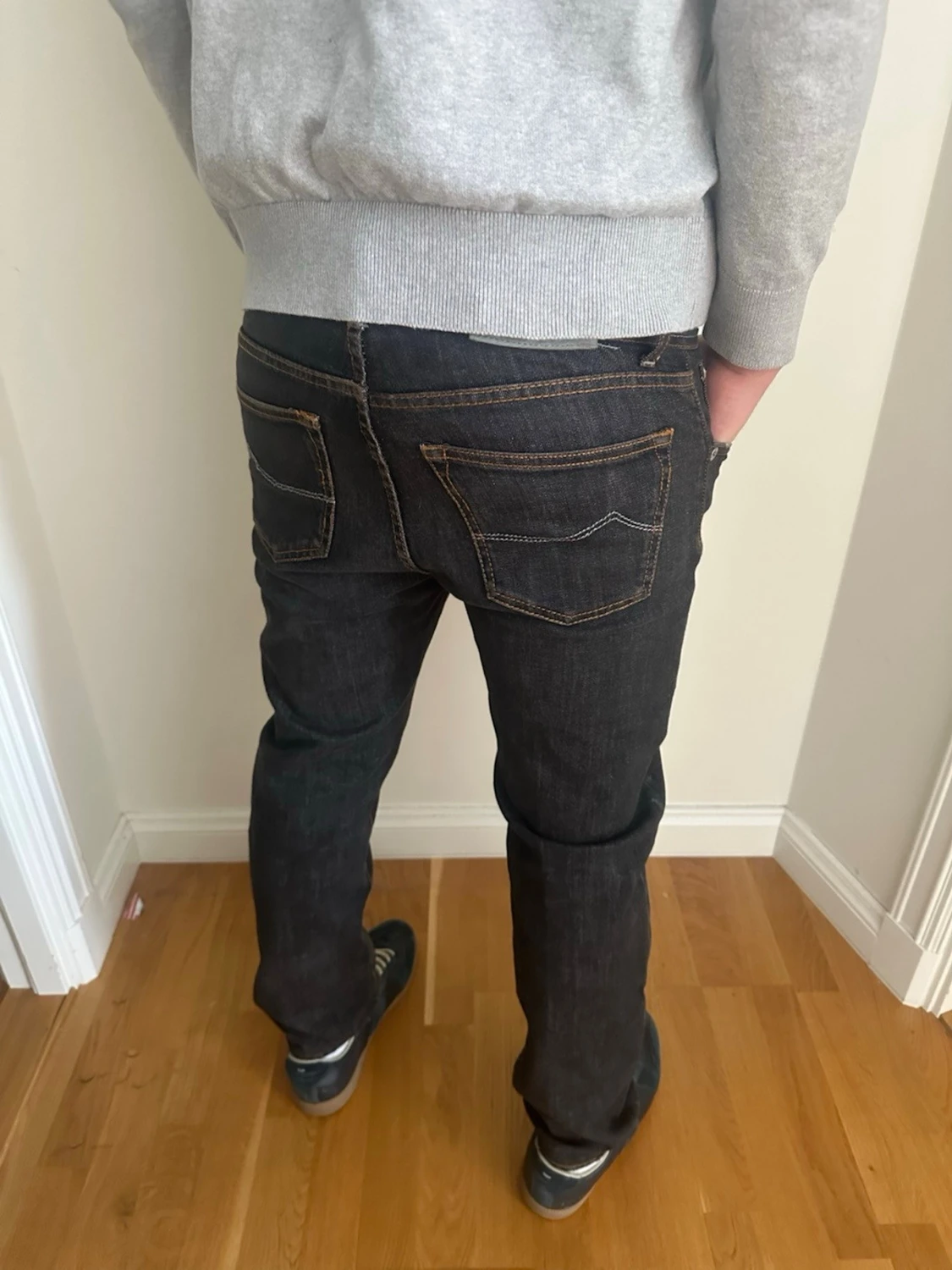 Mörkblå Jacob Cohen Jean.  - 1