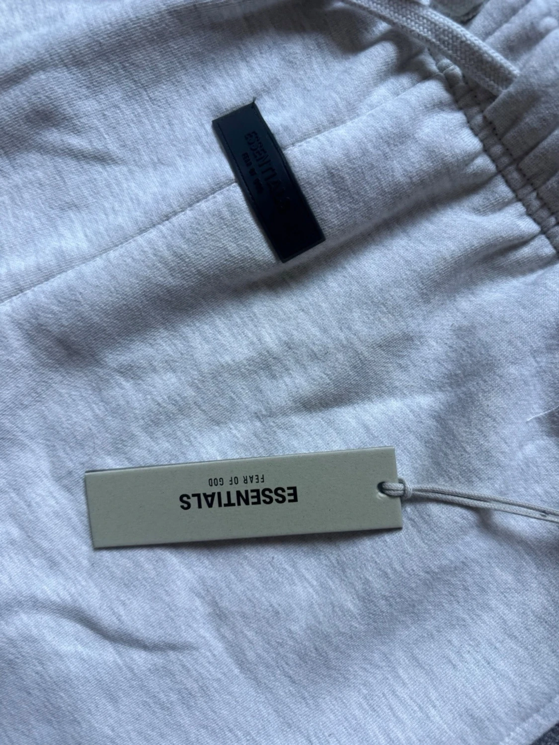 Grå shorts Essentials - 2