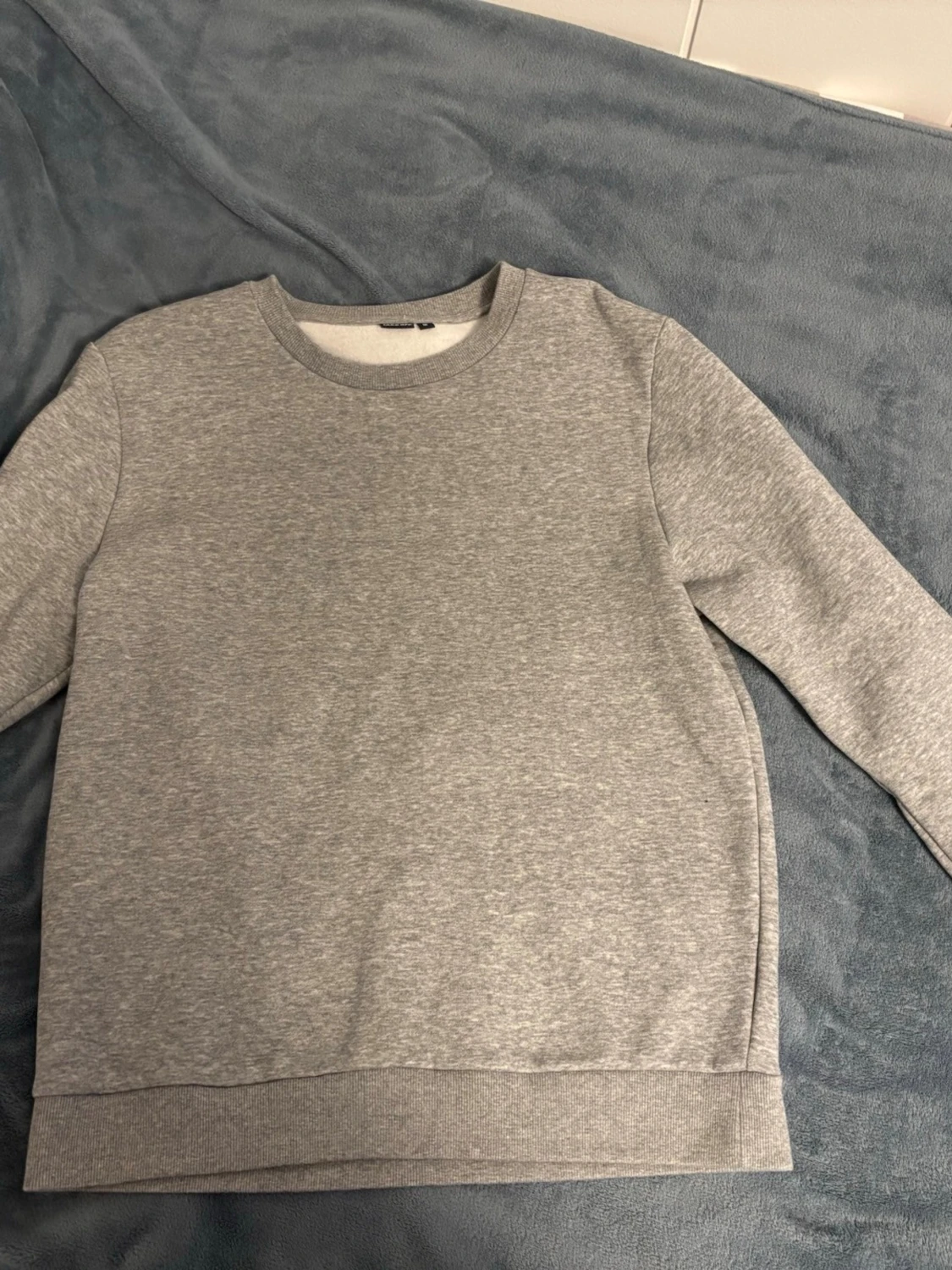 Grå basic sweatshirt - 1
