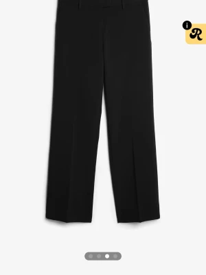 Svarta kostymbyxor från Bik Bok - Stilrena svarta kostymbyxor från Bik Bok med en högre midja. Nästan aldrig använt, som nytt skick! Säljs pågrund av att dom är för små.