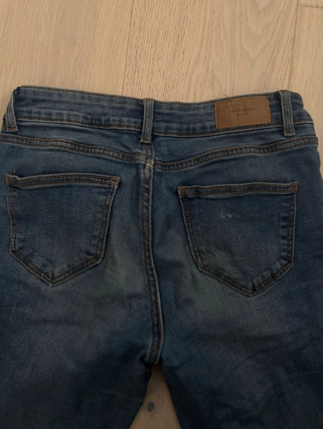 Blå bootcut jeans  - 1