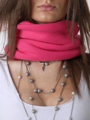 Buff - TOKYO - Jättefin, varm och skön buff i en skrikrosa färg!  Buffen är i polarfleece och är sydd för hand. Passar perfekt för lite kyligare dagar!  Vid frågor eller funderingar är det bara att skicka ett meddelande!