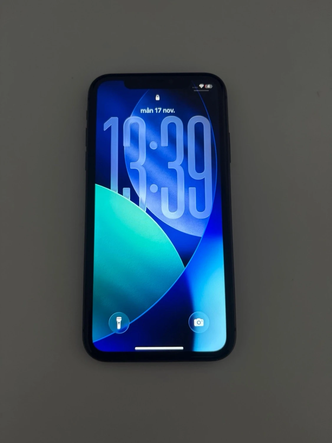 Svart iPhone 11  - 5