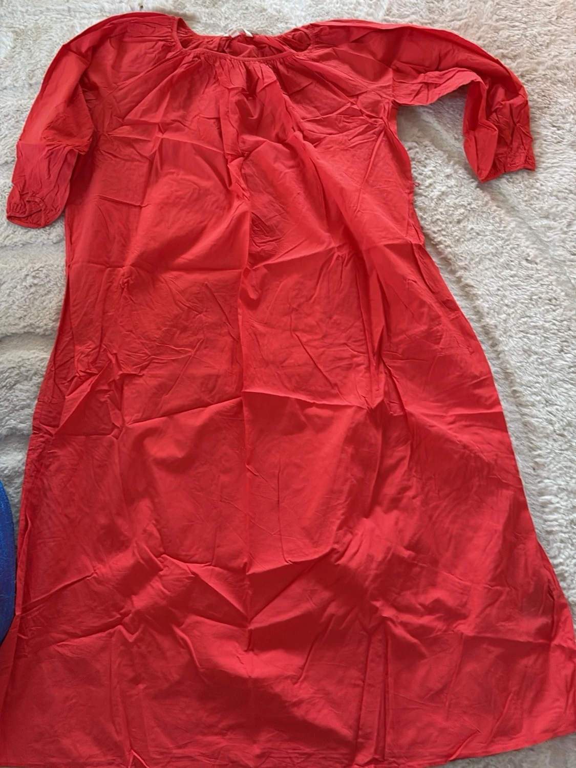 Röd långklänning med trekvartsärm