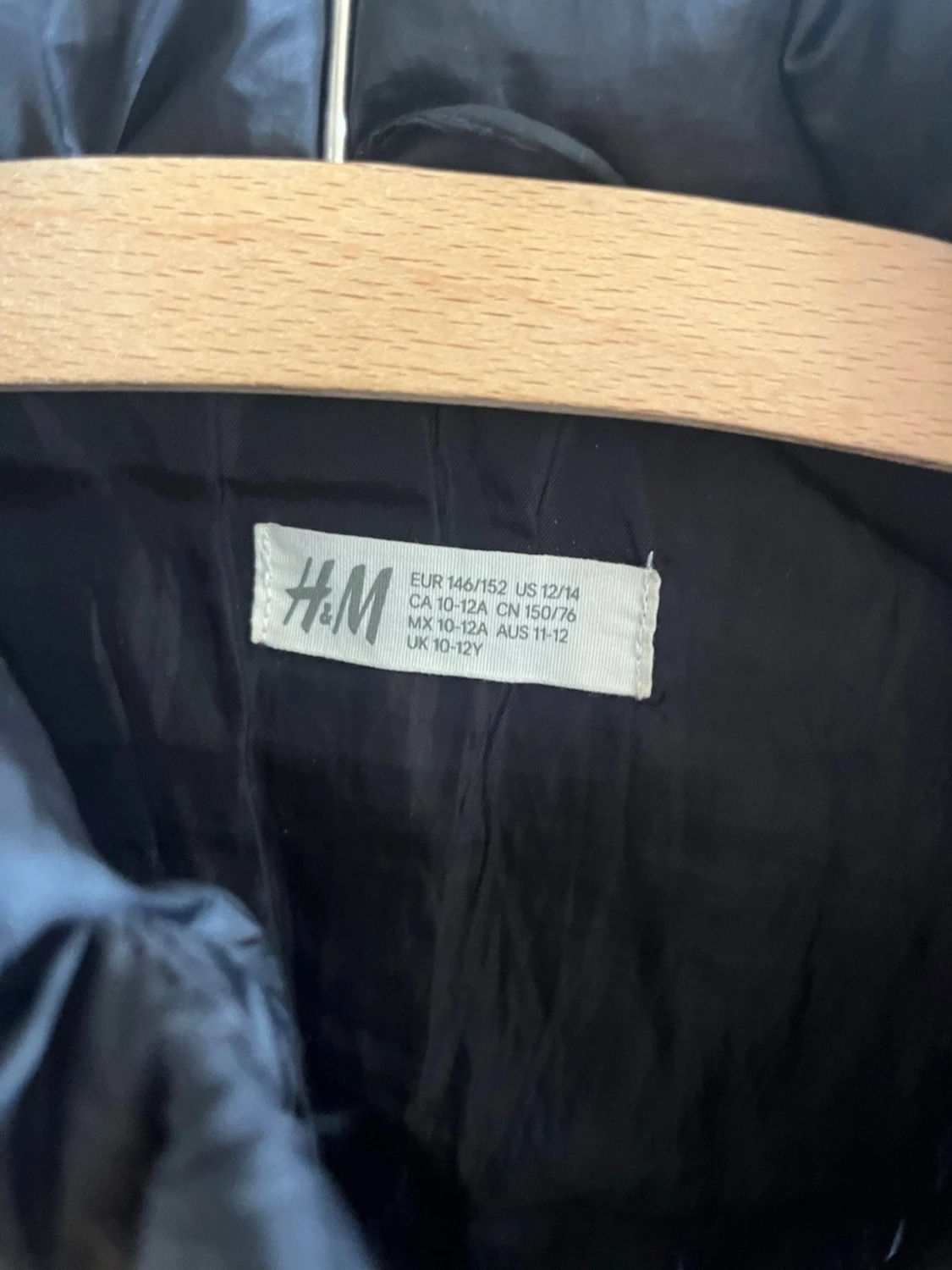 Svart dunväst från H&M - 2