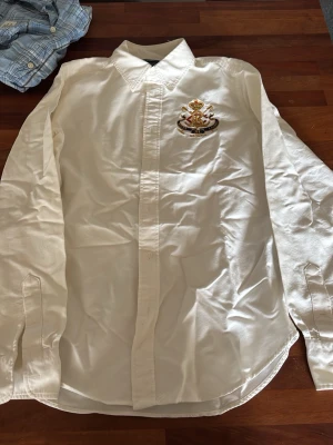 Ralph Lauren skjorta - En väldigt gammal Ralph Lauren skjorta, inte köpt i Sverige. Som en M