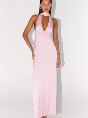 Ljusrosa balklänning peppermayp - Säljer denna superfina ljusrosa balklänningen med öppen rygg. Den har justerbara band i ryggen så den anpassas mot brösten. Bandet runt halsen går att ta av, det är en enskild del men hör till klänningen. Aldrig använd, nypris 1.117kr. Är 174cm och den går ner till fötterna på mig, för referens. Kan diskutera pris!🩷