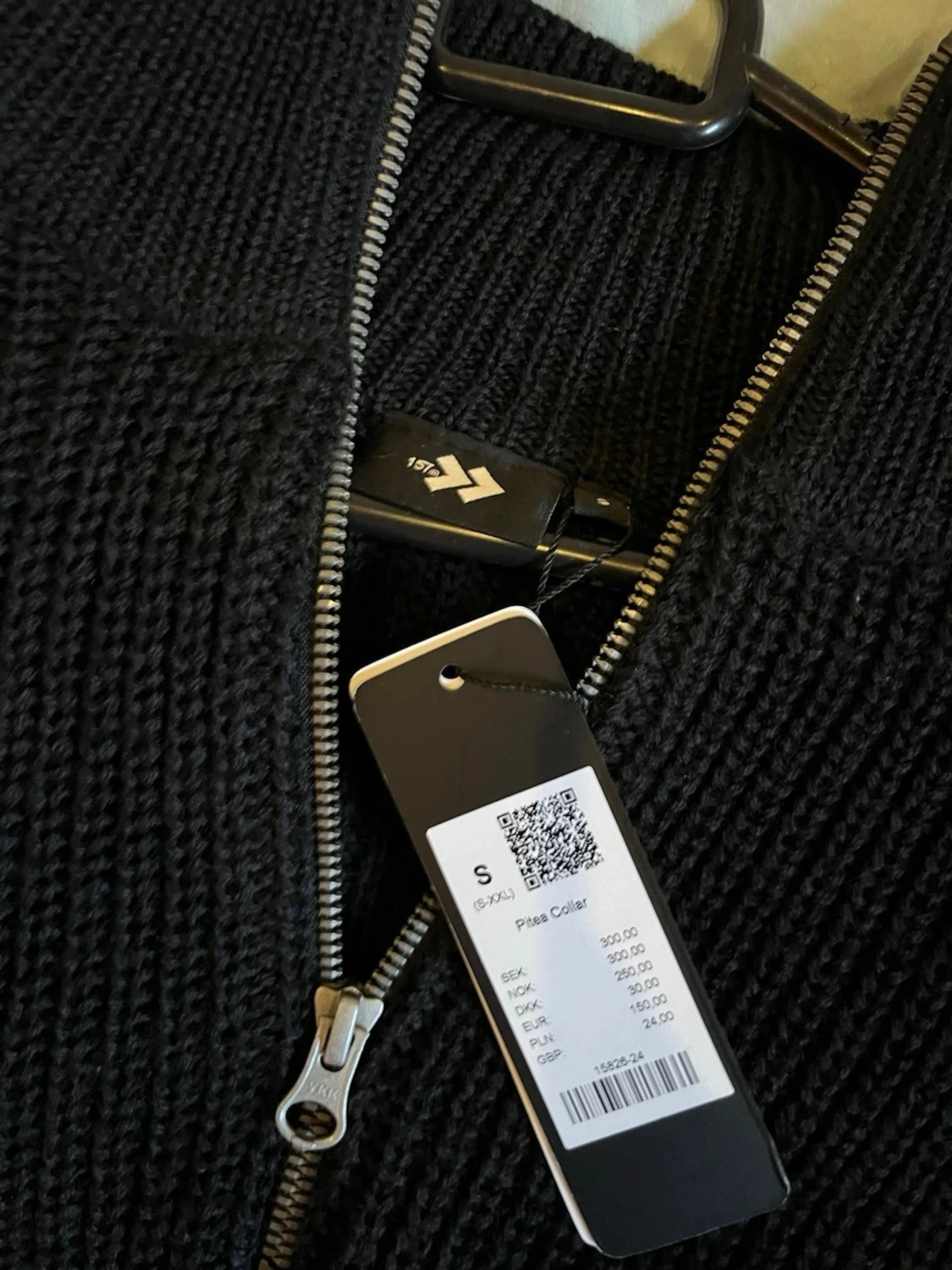 Svart stickad halvzip-tröja - 3