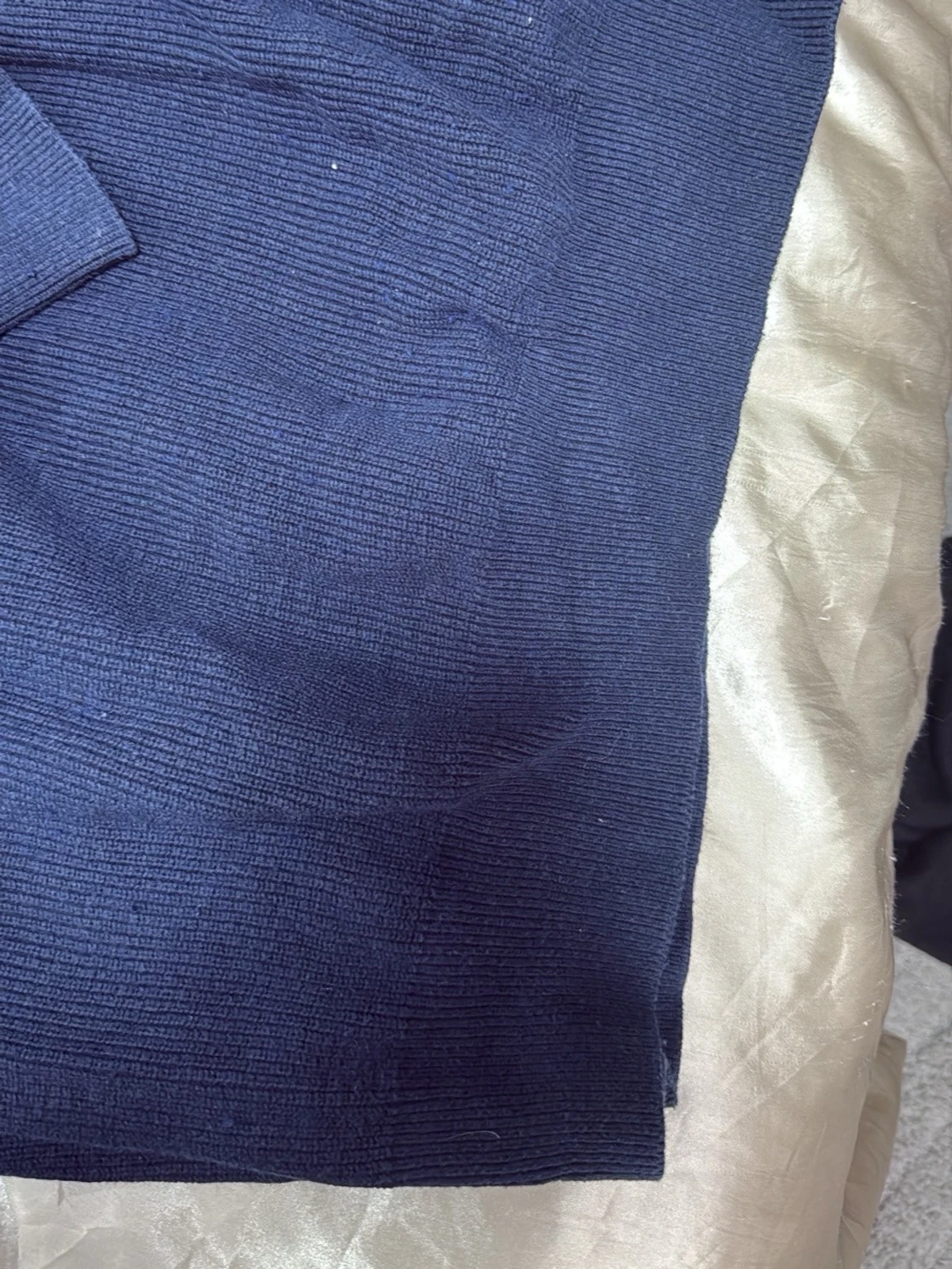 Marinblå stickad tröja med dragkedja - 2