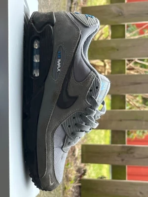 Nike Air Max 90 grå sneakers - Tvär feta air Max 90. Ord pris 2100 