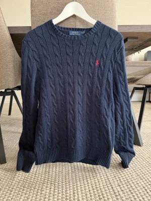 Ralp Lauren tröja  - Ralph Lauren tröja i storlek S, bra skick. Postar inom 1-2 dagar.  