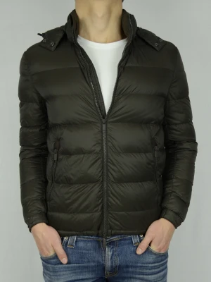 Massimo Dutti vinterjacka  - MASSIMO DUTTI VINTERJACKA  Storlek : S  Passform : Normal   Användning : Jackan är i ett väldigt fint skick utan defekter  Nypris : Cirka 2000SEK  Modellen på bilen är 182CM och väger 75KG