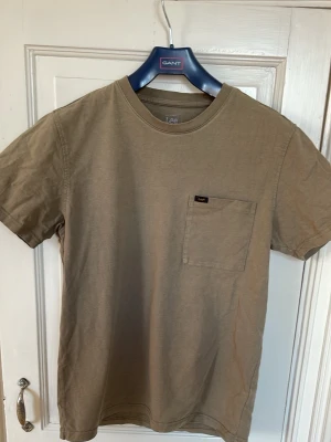  t-shirt från Lee med bröstficka - Lee T-shirt 
