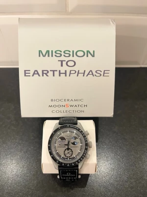 Omega Moon Swatch Earthphase  - En helt ny Omega Moon Swatch Earthphase!