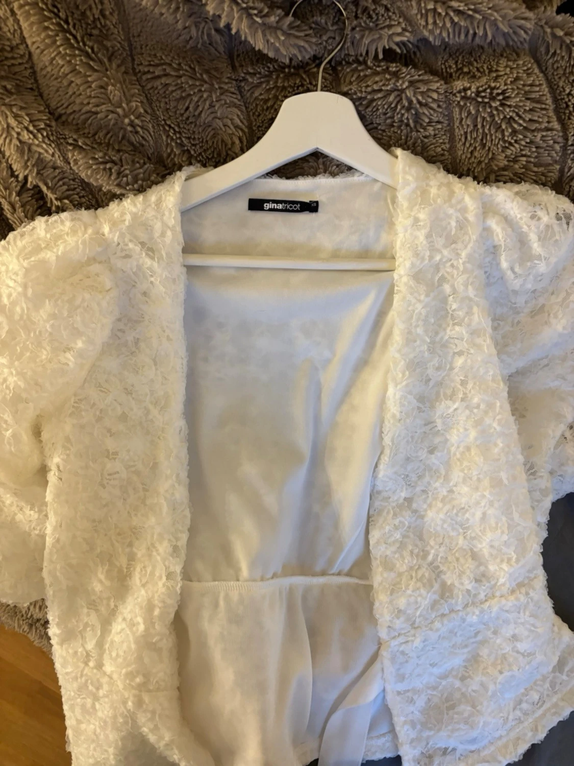 Vit blus  - 4