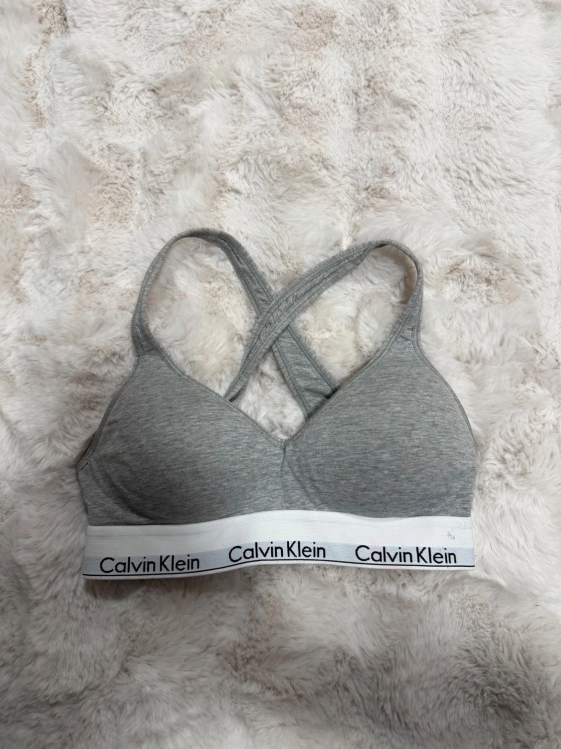 Grå sport-bh från Calvin Klein