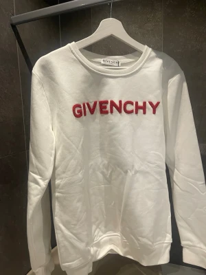Givenchy tröja S - Ej använd, väldigt bra kvalité 