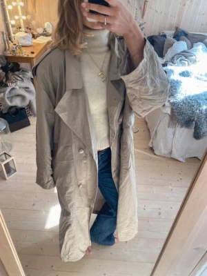 Trenchcoat  - SÅÅ snygg