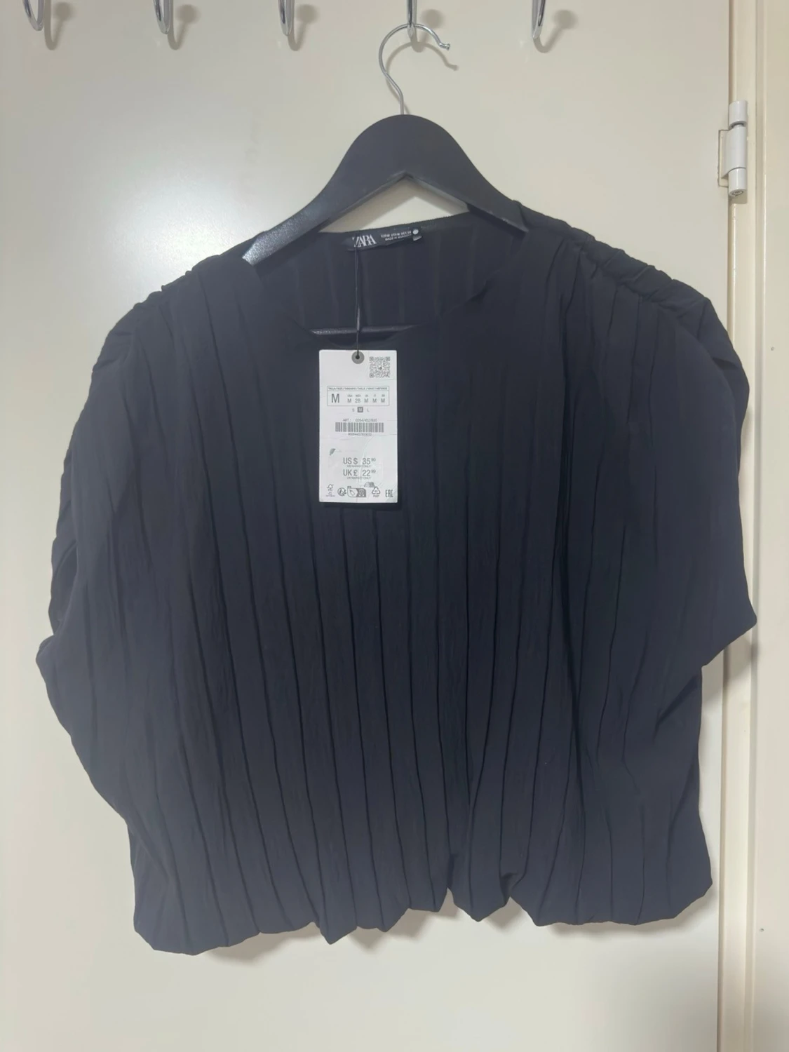 Svart plisserad blus från Zara - 1