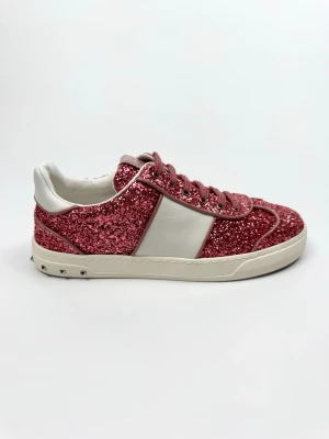 Valentino Flycrew Sneakers - Valentino Garavani Open sneakers. Storlek 39. Extra nya snören ingår. Skick 9,5/10. Nypris ca 7700kr. 100% autentiska.