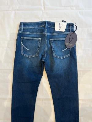 Handpicked jeans  - Helt nya med tags och påse. Finns i 30-32