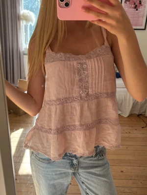 Rosa blus med rosett - Supersöt ljusrosa linnetopp från Zara usbtirlej xs. Band som man knyter och kan justera själv💕