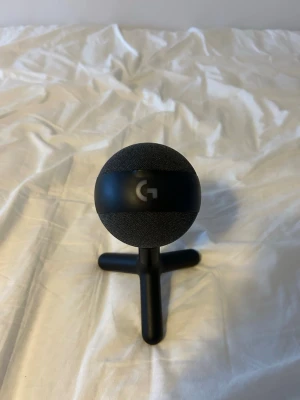 Mikrofon yeti orb - Säljer min Blue Yeti Orb mikrofon som är knappt använd. Den fungerar helt perfekt och är i mycket bra skick utan några problem.  Perfekt för streaming, gaming, podcast eller inspelning med riktigt bra ljudkvalitet.  Pris kan diskuteras vid snabb affär 👍  Skicka gärna meddelande vid frågor!