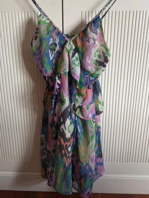 Klänning från Zara  - Suuuper snygg populär klänning från Zara i storlek xs ☺️