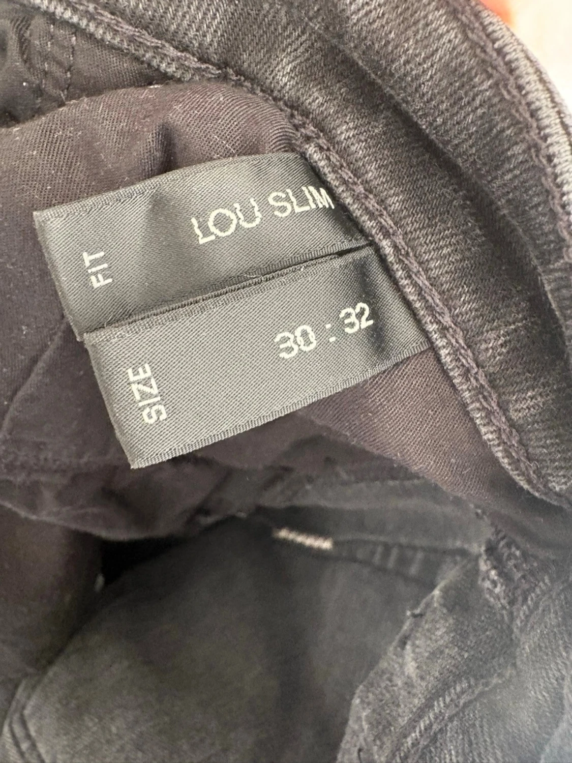 Grå jeans från Neuw med knappgylf - 4