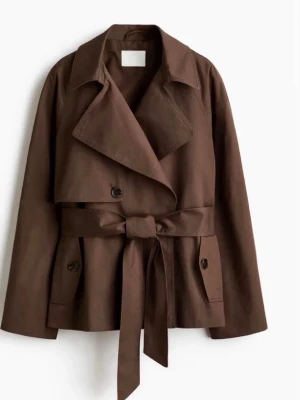 snygg hm trenchcoat  - Snygg trenchcoat från hm som inte kommer till användning, endast använd en gång. Postar direkt💕