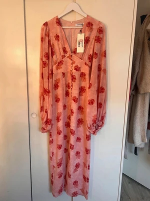 Adoore klänning rosa - så fin o oanvänd ❤️❤️perfekt till sommaren ❤️