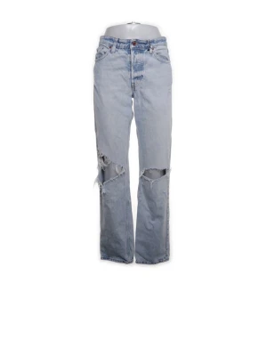  baggy jeans - Så snygga coola baggy jeans med revor. Dem är ljusblå och så trendiga, postar snabbt så tveka inte att köp💞🥹