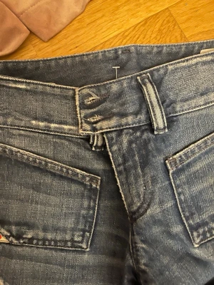 Lågmidjade diesel jeans - W27 L34 Köpta på second hand i Paris💕
