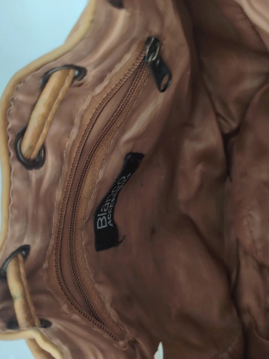 Beige axelväska med rosett från Blanco - 2