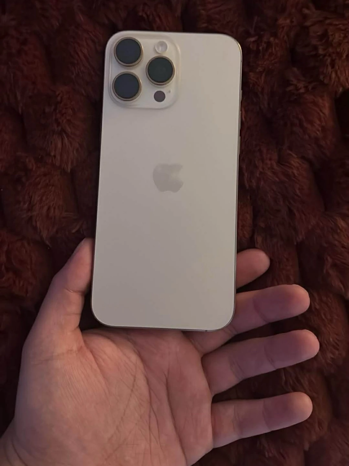 Iphone 16 pro Max  - 5